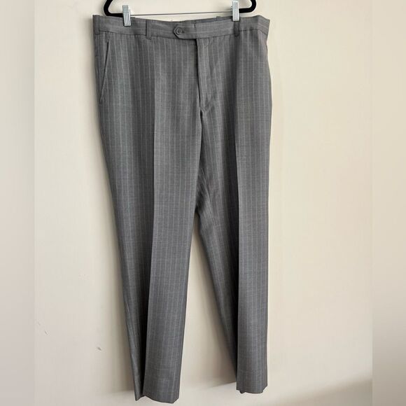 Men’s Sam’s Tailor’s Custom Suit. Excellent Condition. Size 44L - Picture 4 of 16